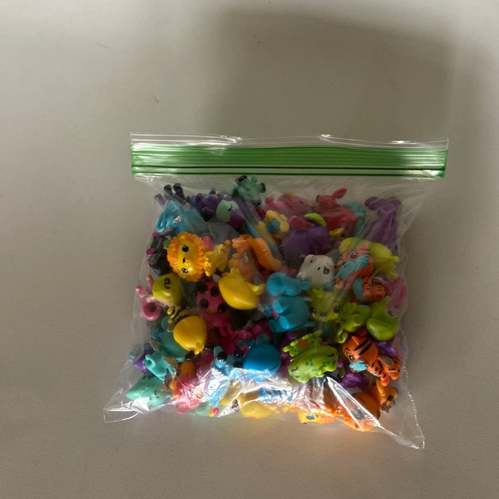 Random Set of 61 Hatchimals